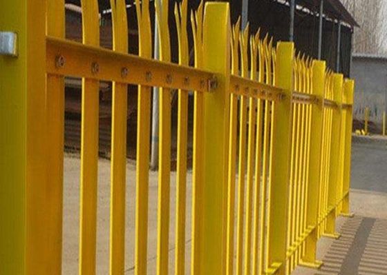 Chine Le PVC a enduit le style européen de panneaux de barrière de palissade en métal pour la route/chemin de fer fournisseur