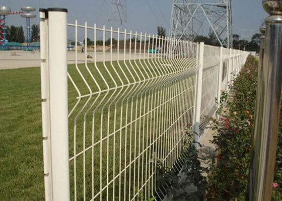 Chine La clôture de maille de jardin d'agrément/3D incurvée a soudé des panneaux de grillage fournisseur