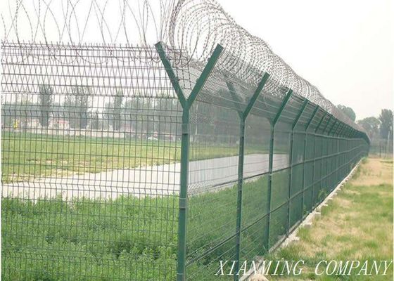 Chine Maille enduite de ferme de poudre clôturant la sécurité pour la plantation d'agriculture fournisseur