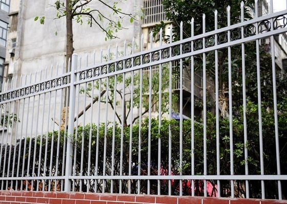 Chine La barrière ornementale d'intimité de balcon lambrisse l'anti corrosion pour la Chambre de conception fournisseur