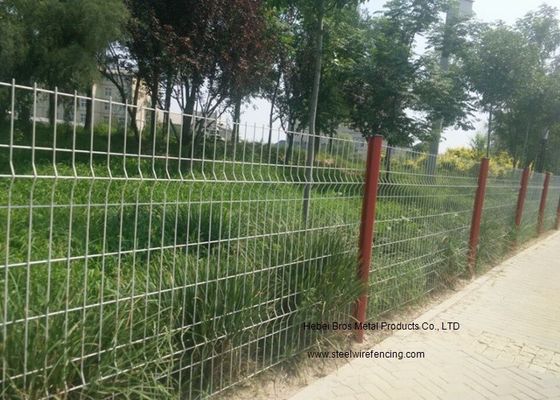 Chine Barrière de grillage soudée par jardin enduite par PVC avec la résistance à la corrosion forte fournisseur